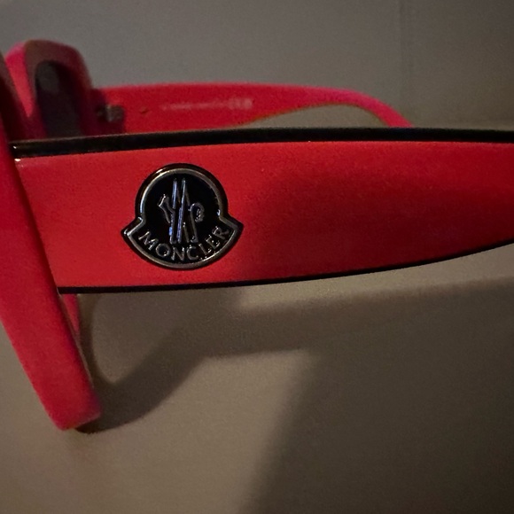 New Moncler Blanche Sunglasses - Picture 10 of 16